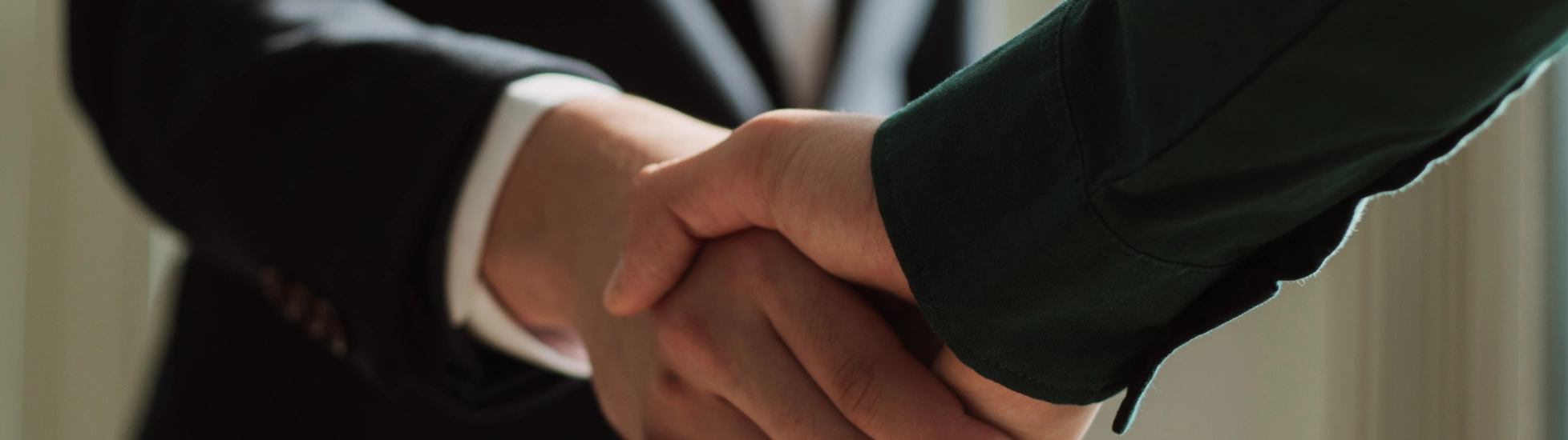 suits handshaking deal agreement business decision partnership